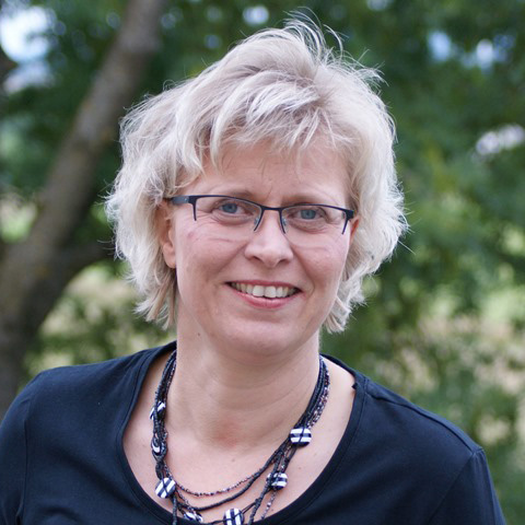  Esther Mergens